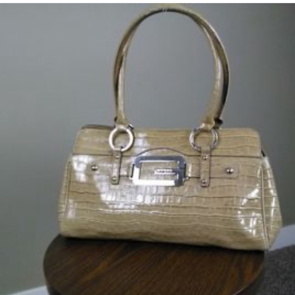 Guess Handbags - 🐍 Guess snakeskin handbag 🐍